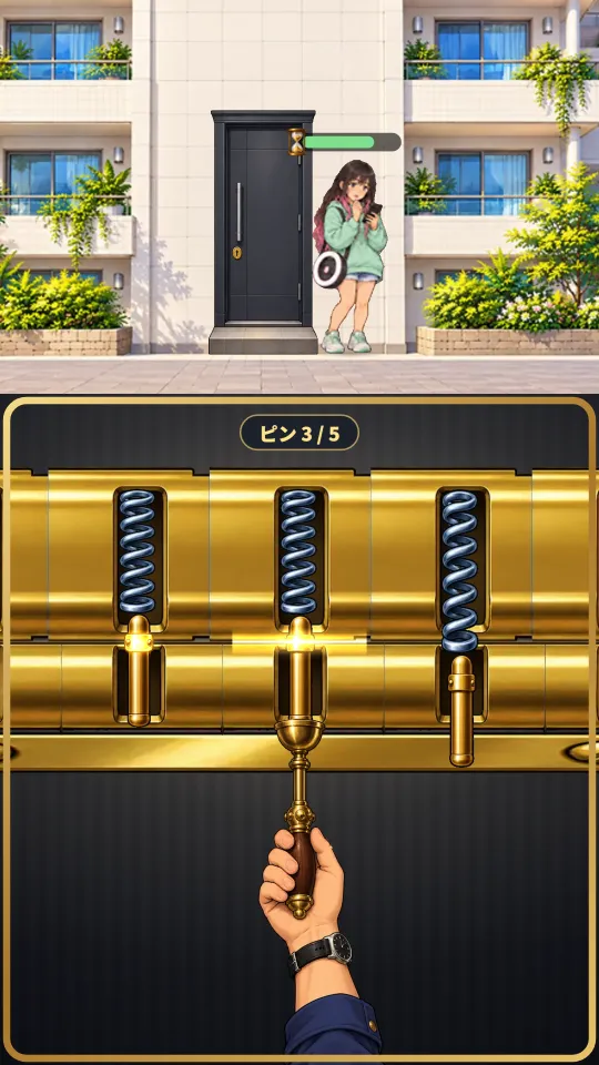 スマホの縦画面。上は家の前でドアを開けるのを待つお客さん。下は金色のふちの窓の中に錠の断面図があり、ジョウタの手が持つリフターでピンが光る線まで押し上げられている