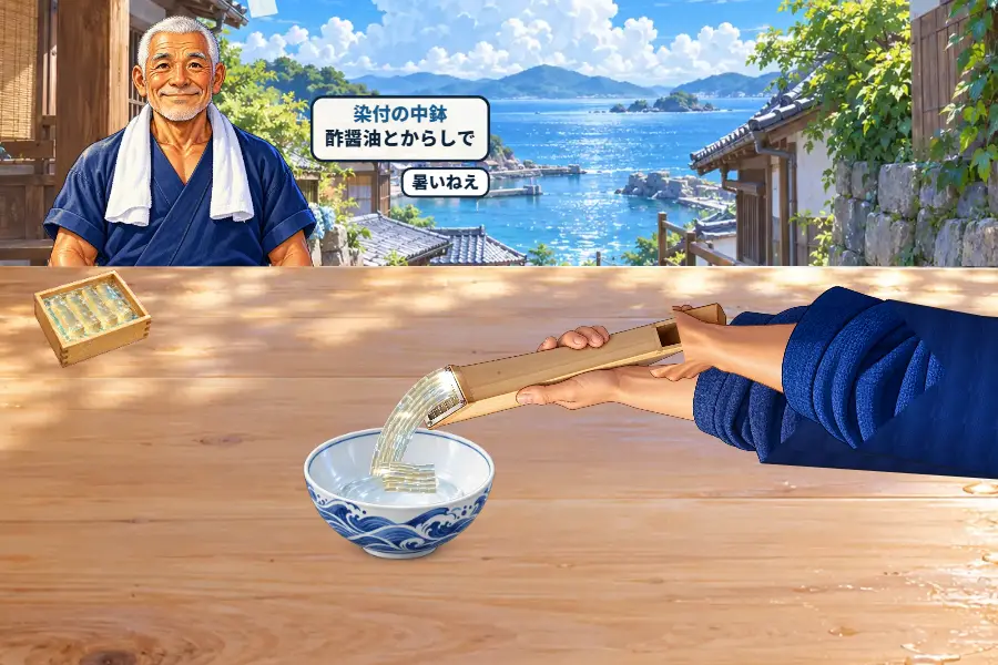 海の見える茶屋の白木のカウンター。右から両手で持った天突きが、網の口を下げて藍の染付の中鉢の上にかたむけられ、透きとおったところてんが押し出されて器の中へ流れ落ちている。奥にはお客さんが待っている